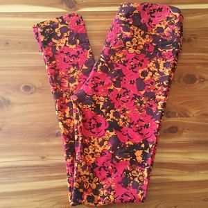 NWOT OS LULAROE LEGGINGS